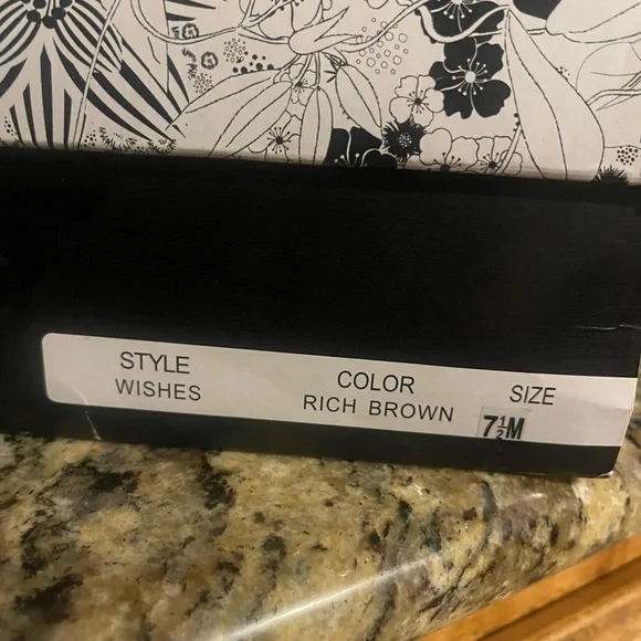 Elegant Tan Cutout Peep-Toe Heels - Picture 4 of 4